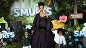 Rihanna: Η εμφάνιση στο κόκκινο χαλί με τους δυο της γιους, λίγο πριν γίνει μητέρα για τρίτη φορά