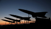 Eπίθεση της Ρωσίας με drones στην πόλη Ντνίπρο της Ουκρανίας - Ένας νεκρός και 20 τραυματίες H επίθεση είχε στόχο το κέντρο της βιομηχανικής πόλης σε μία ώρα που ο κόσμος βρίσκονταν στη δουλειά του και τα παιδιά στα σχολεία, αναφέρουν οι Ουκρανοί - Μόνο μέσω ενωμένης και ισχυρής δράσης μπορούν να ηττηθούν αυτοί οι τρομοκράτες, λέει ο Ζελένσκι