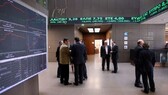 Ιστορικό ράλι 11 μηνών για το Χρηματιστήριο Αθήνων με κέρδη 47,12% στον Γενικό Δείκτη και 99% στις τράπεζες Η ελληνική αγορά στο τέλος του εννεάμηνου βρέθηκε στην τρίτη θέση των αποδόσεων παγκοσμίως με κέρδη 38,41%, μετά την αγορά της Σεούλ (+42,72%) και του Βιετνάμ (+38,55%)