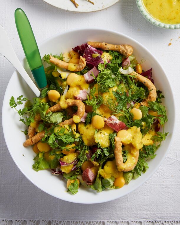salata-me-marathoriza-loypina-syglino-lalaggia-katsikisio-tyri-kai-saltsa-portokalioy-dimioyrgiki-syntagi-gastronomos-610x762